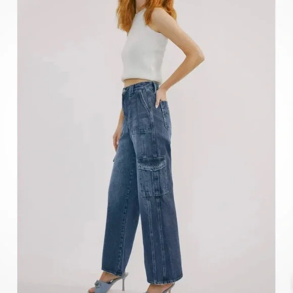 KanCan High Rise Wide Leg Cargo Jeans Medium Wash. Size: 5/26 - Picture 2 of 7